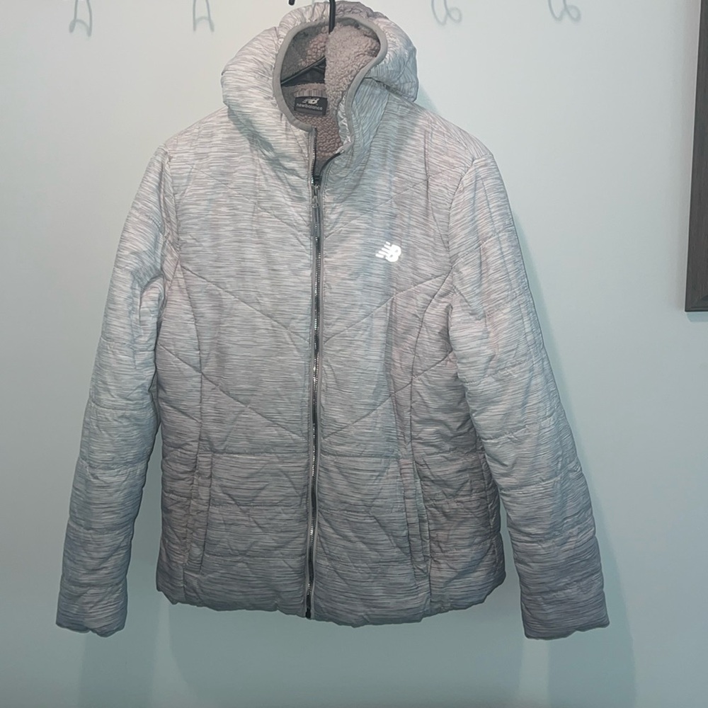 New balance women’s coat size large. Like new condition